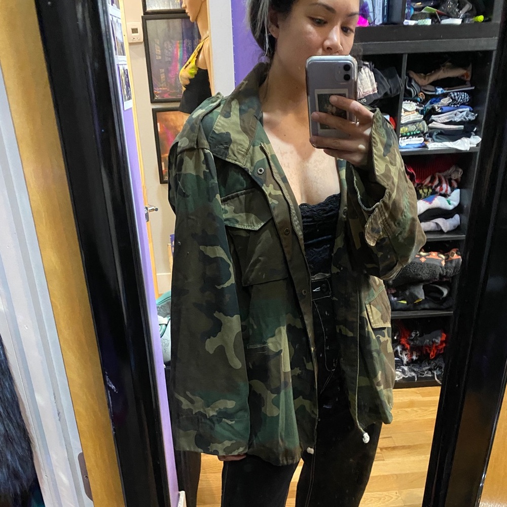 Vintage men’s camo military jacket
